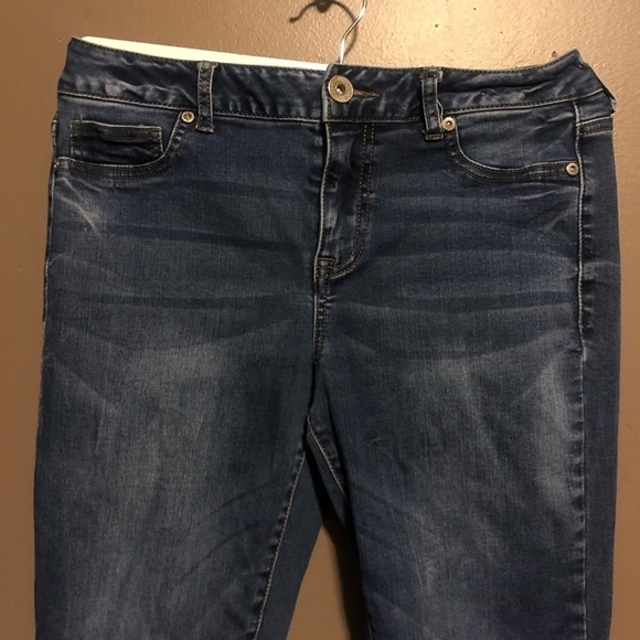 MAURICES High Rise Jegging. Size M-R - Picture 5 of 6